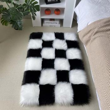 Black And White Fur Carpet Manufacturers in Paramaribo